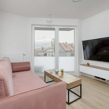 Stylish With Balcony And Garage In By Renters Apartment