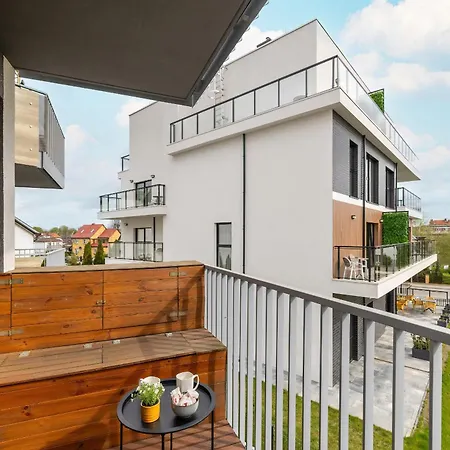 Stylish With Balcony And Garage In By Renters *
